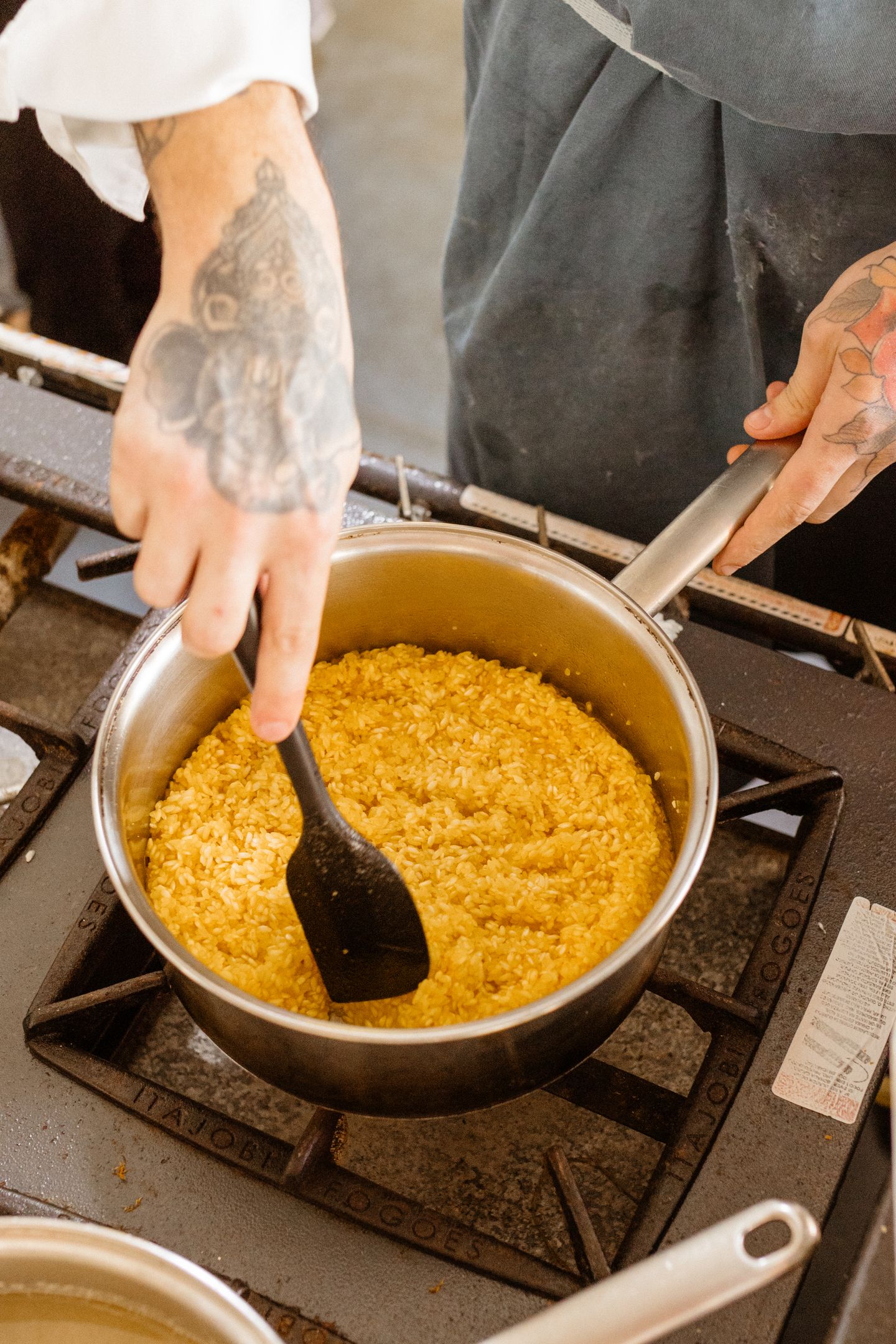Jak przywrócić kremowość zbyt gęstemu risotto